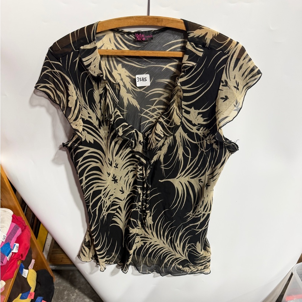 #3585-Agenda Black & Beige Printed Ruffle Front Blouse